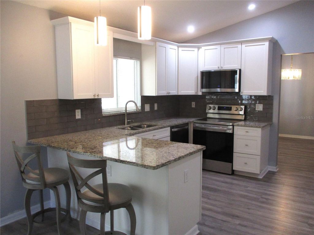 Image 6 of property listing at 14464 SW 112TH CIRCLE, Dunnellon, FL 34432