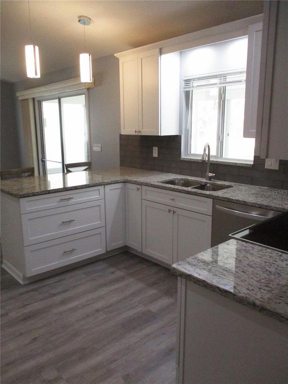 Image 8 of property listing at 14464 SW 112TH CIRCLE, Dunnellon, FL 34432