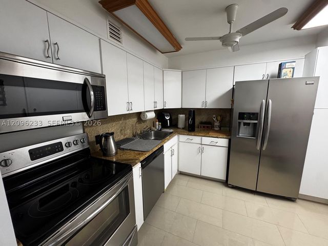 5701 Collins Ave 912, Miami Beach, FL 33140