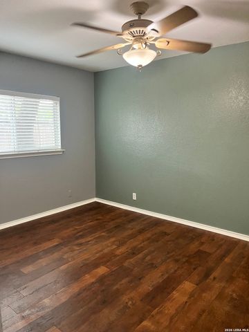16131 IKE LN, Selma, TX 78154