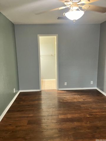 16131 IKE LN, Selma, TX 78154