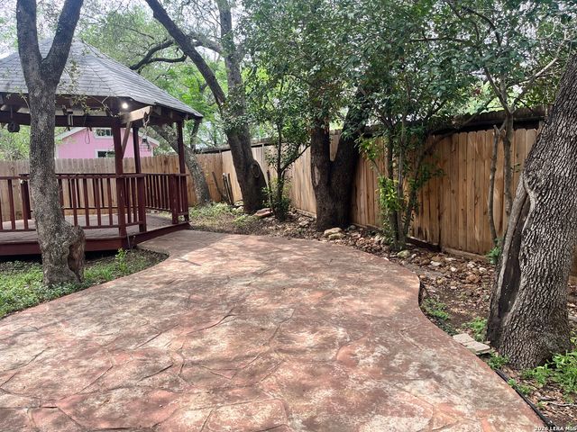 16131 IKE LN, Selma, TX 78154