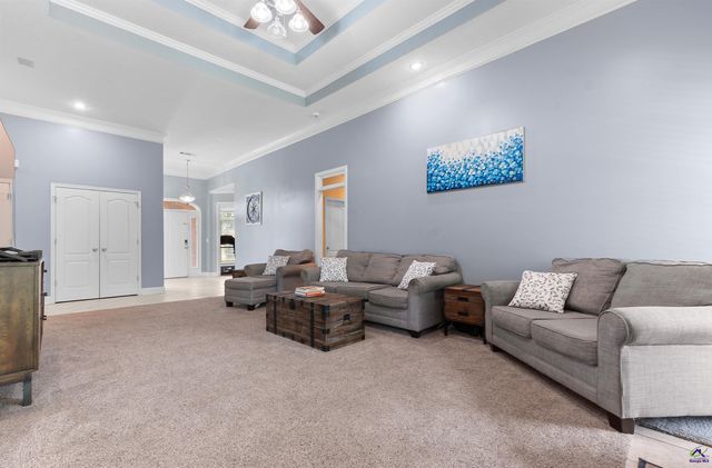 301 Hathersage Drive, Kathleen, GA 31047