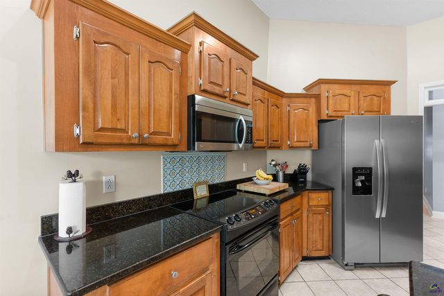301 Hathersage Drive, Kathleen, GA 31047