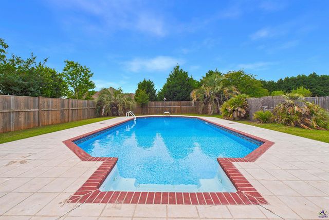 301 Hathersage Drive, Kathleen, GA 31047