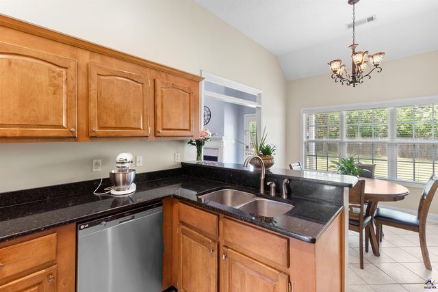 301 Hathersage Drive, Kathleen, GA 31047