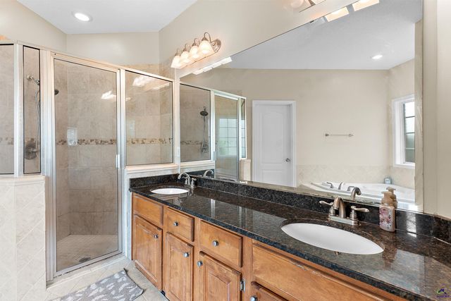 301 Hathersage Drive, Kathleen, GA 31047