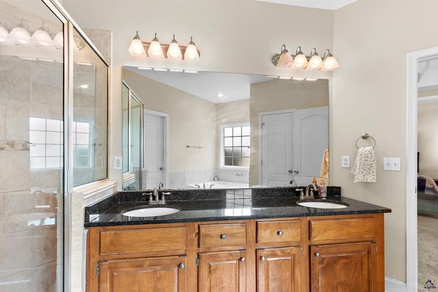 301 Hathersage Drive, Kathleen, GA 31047