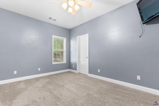 301 Hathersage Drive, Kathleen, GA 31047