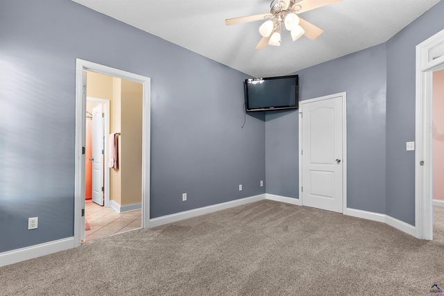 301 Hathersage Drive, Kathleen, GA 31047