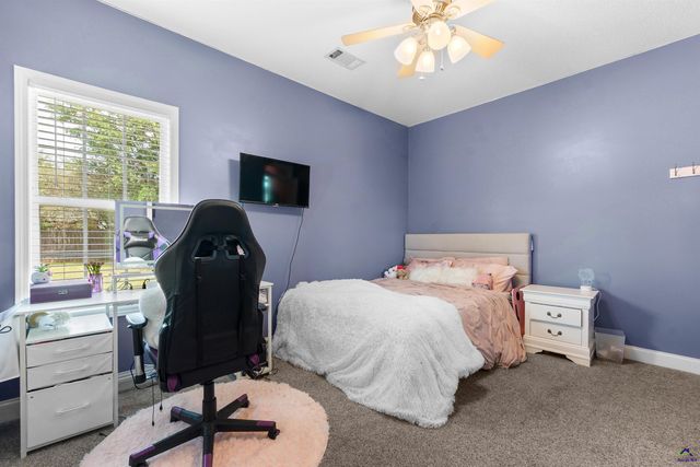 301 Hathersage Drive, Kathleen, GA 31047