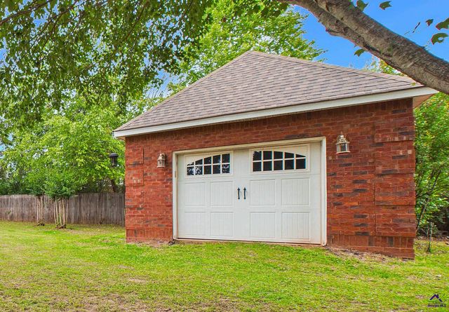 301 Hathersage Drive, Kathleen, GA 31047