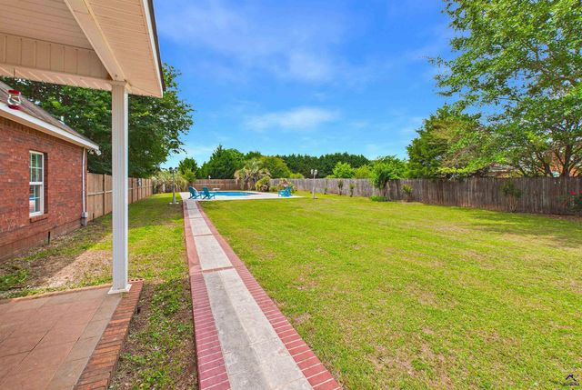 301 Hathersage Drive, Kathleen, GA 31047