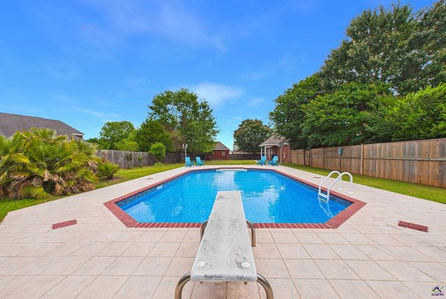 301 Hathersage Drive, Kathleen, GA 31047