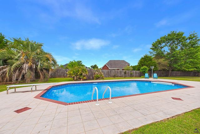 301 Hathersage Drive, Kathleen, GA 31047