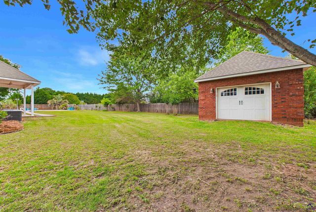 301 Hathersage Drive, Kathleen, GA 31047