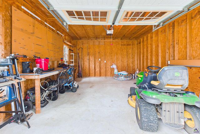 301 Hathersage Drive, Kathleen, GA 31047
