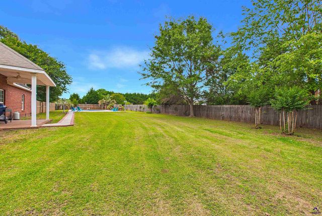 301 Hathersage Drive, Kathleen, GA 31047