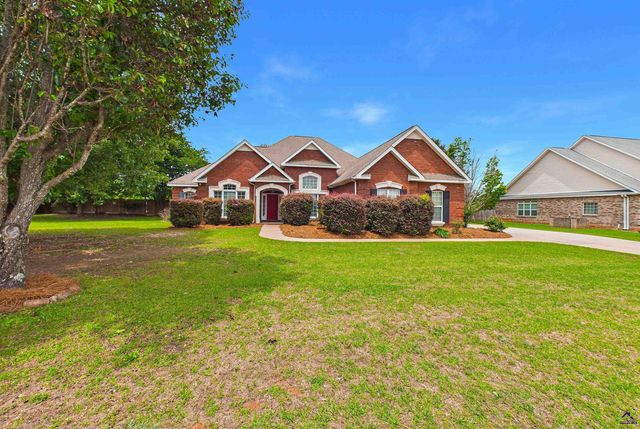 301 Hathersage Drive, Kathleen, GA 31047
