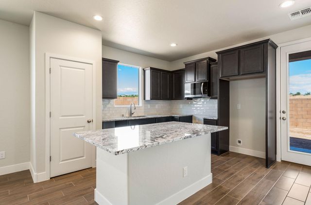 6932 Sydney Drive NE, Rio Rancho, NM 87144