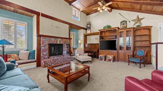 1304 Farrand Road, Fallbrook, CA 92028