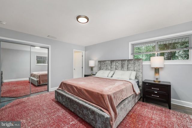 1001 WOODS PL, Alexandria, VA 22302