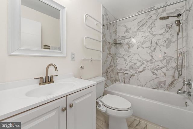 1001 WOODS PL, Alexandria, VA 22302