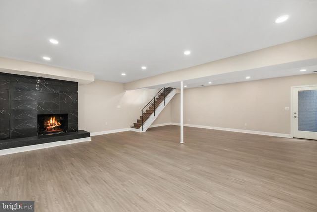 1001 WOODS PL, Alexandria, VA 22302