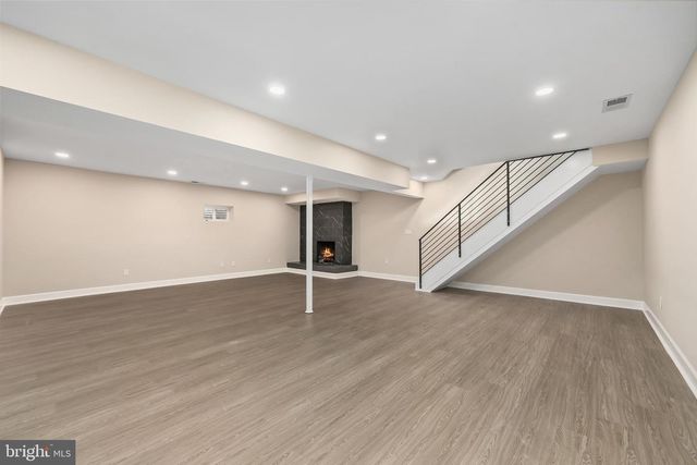 1001 WOODS PL, Alexandria, VA 22302