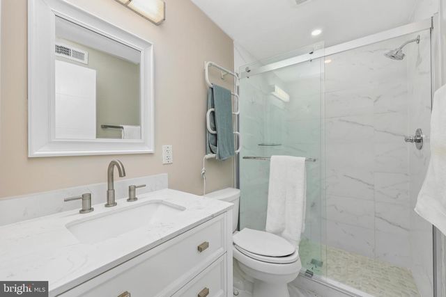 1001 WOODS PL, Alexandria, VA 22302