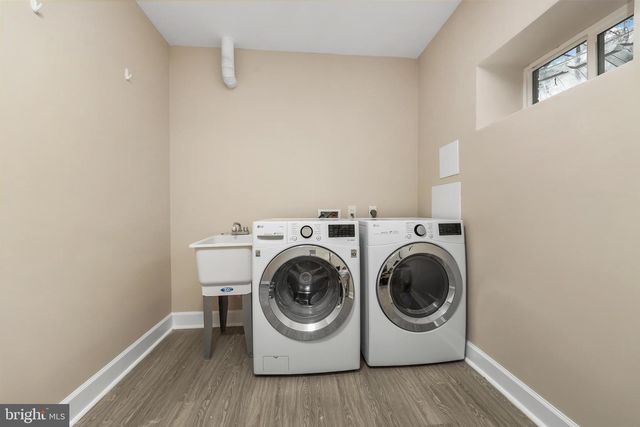 1001 WOODS PL, Alexandria, VA 22302