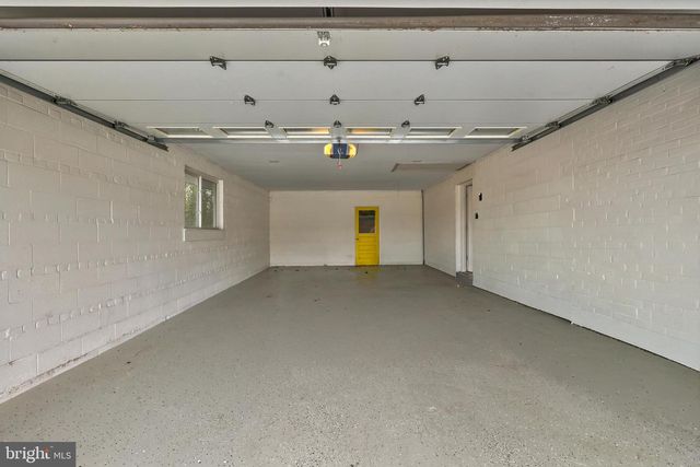 1001 WOODS PL, Alexandria, VA 22302