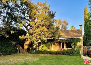 580 Lillian Way, Los Angeles, CA 90004