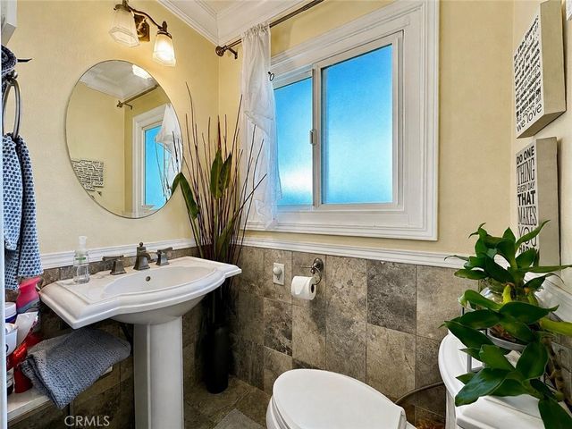 1450 W Wedgewood Drive, Anaheim, CA 92801