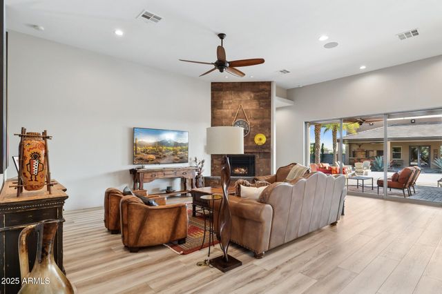 1510 E CLOUD Road, Phoenix, AZ 85086