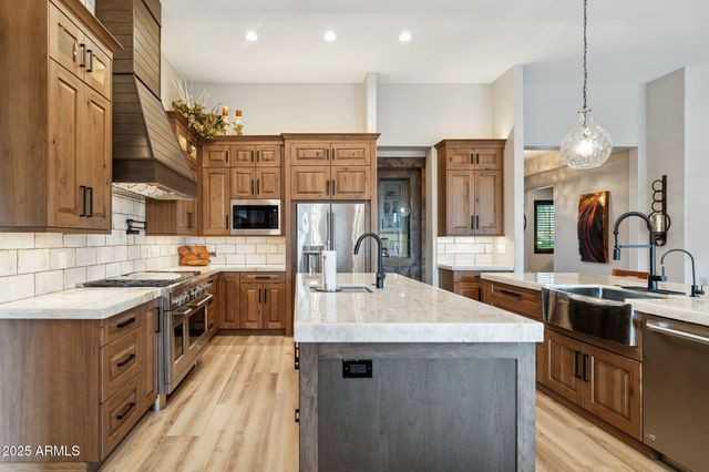 1510 E CLOUD Road, Phoenix, AZ 85086