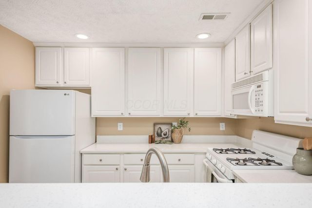5315 Stonemeadow Avenue, F, Columbus, OH 43220