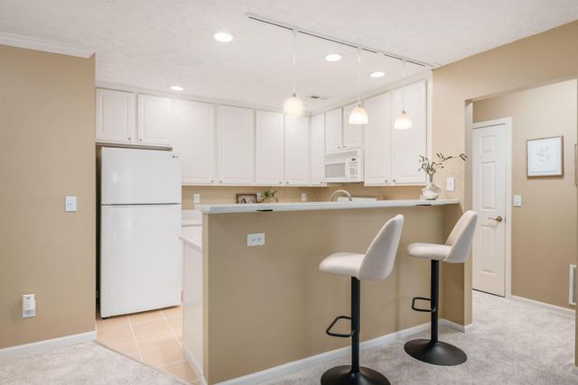 5315 Stonemeadow Avenue, F, Columbus, OH 43220
