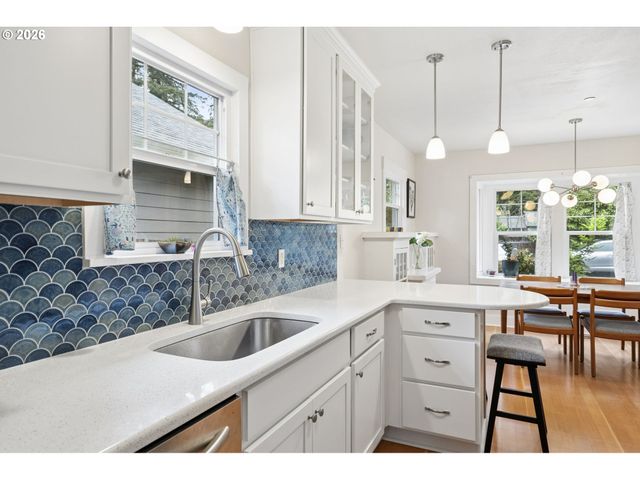 13048 Se KELLY Ct, Portland, OR 97236