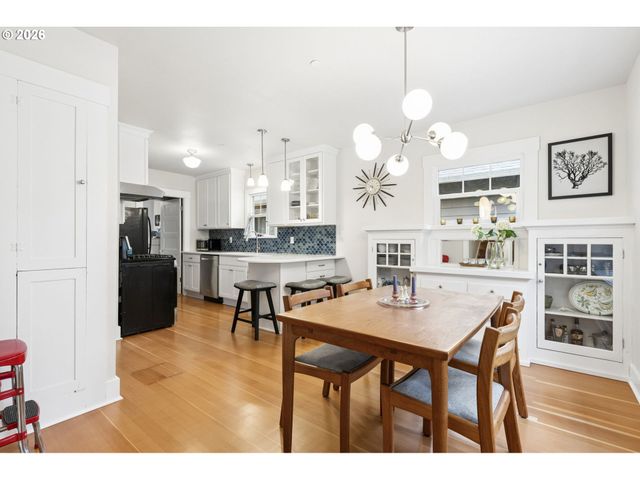 13048 Se KELLY Ct, Portland, OR 97236