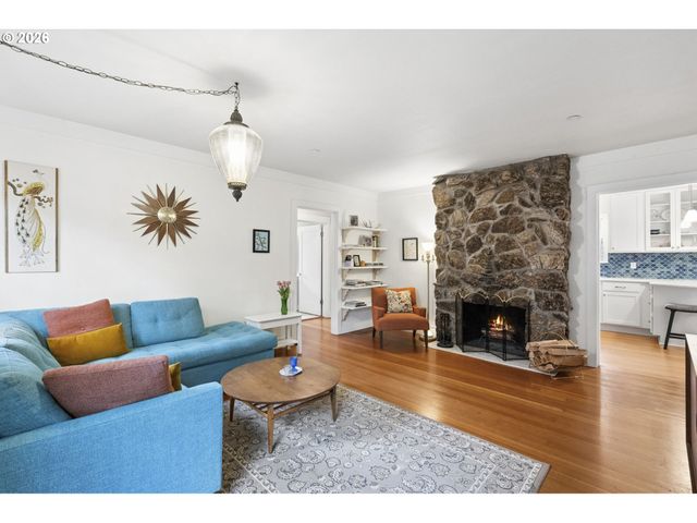 13048 Se KELLY Ct, Portland, OR 97236