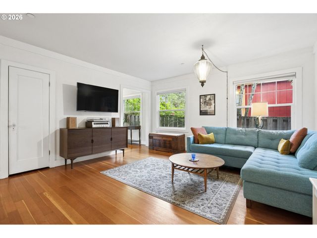 13048 Se KELLY Ct, Portland, OR 97236