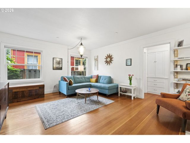 13048 Se KELLY Ct, Portland, OR 97236