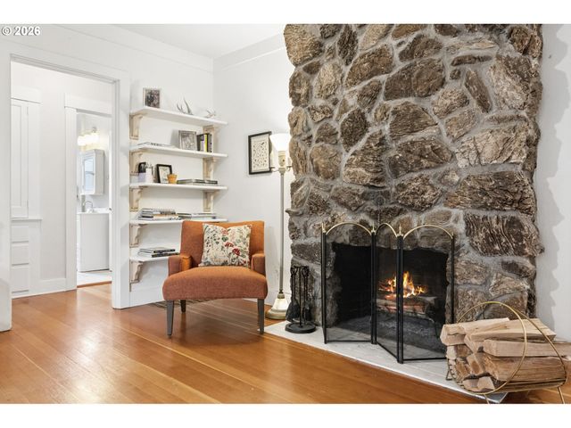 13048 Se KELLY Ct, Portland, OR 97236