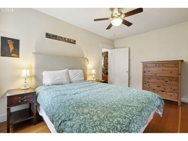 13048 Se KELLY Ct, Portland, OR 97236
