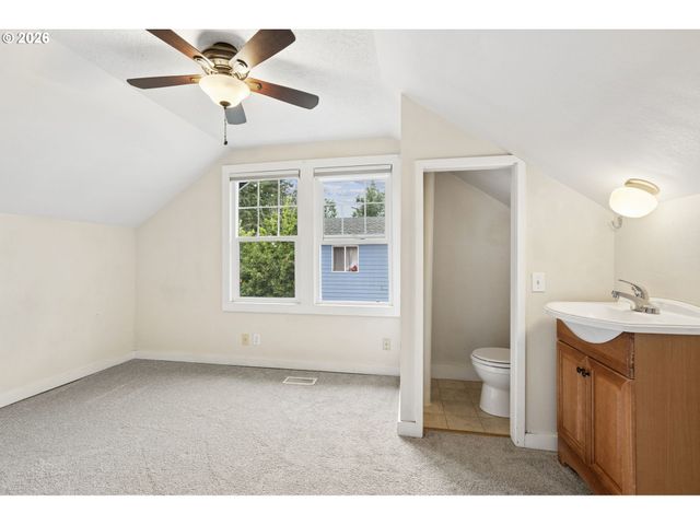 13048 Se KELLY Ct, Portland, OR 97236