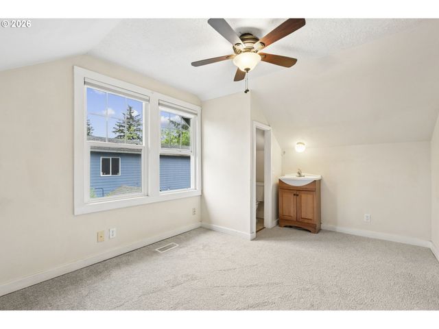 13048 Se KELLY Ct, Portland, OR 97236