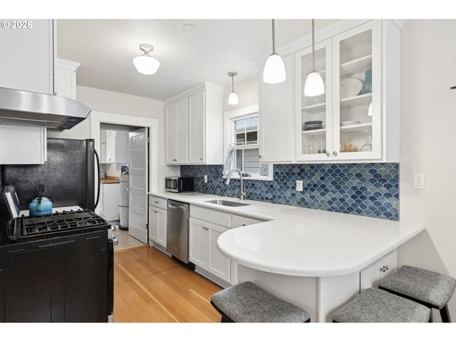 13048 Se KELLY Ct, Portland, OR 97236