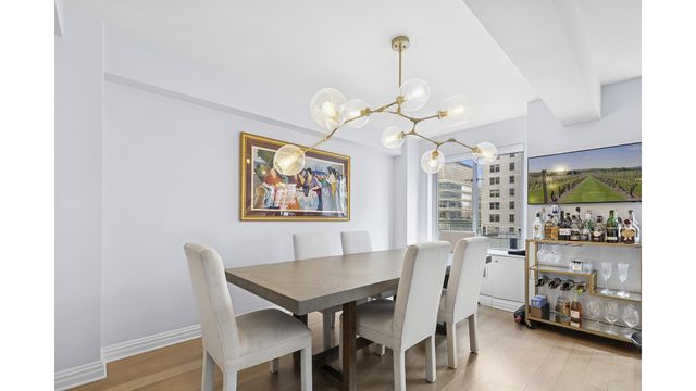 200 E 57th St Apt 10C, New York City, NY 10022