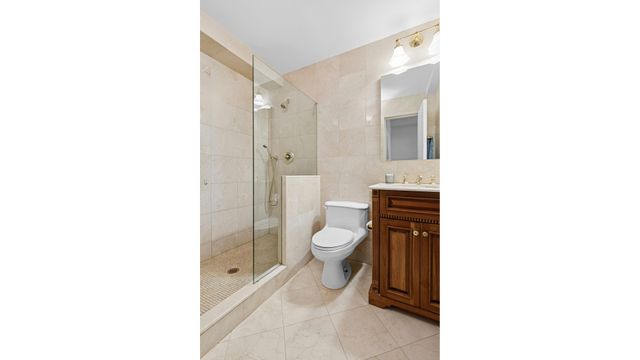 200 E 57th St Apt 10C, New York City, NY 10022